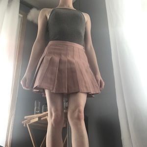 Dusty pink pleated high waisted skirt